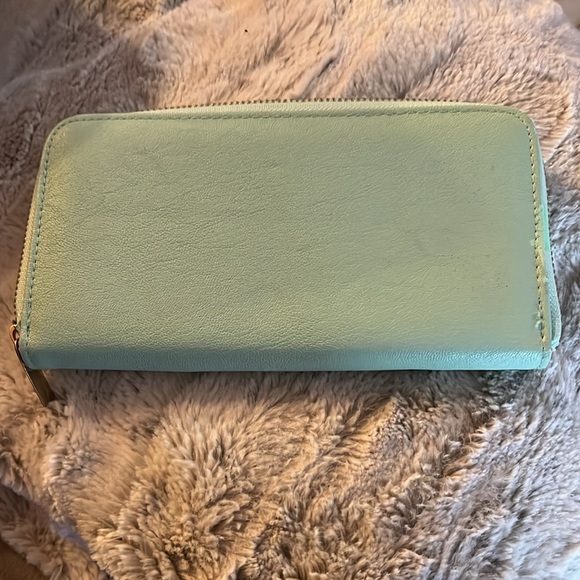 DISNEY “Oh My Disney “ BRAVE Movie Wallet DISNEY STORE Sea-foam Green - Picture 8 of 10